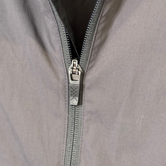 Rhone M19 The Breaker Jacket with hood - Picture 8 of 13